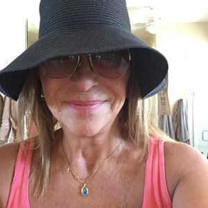 Meet your Posher, Sylvia